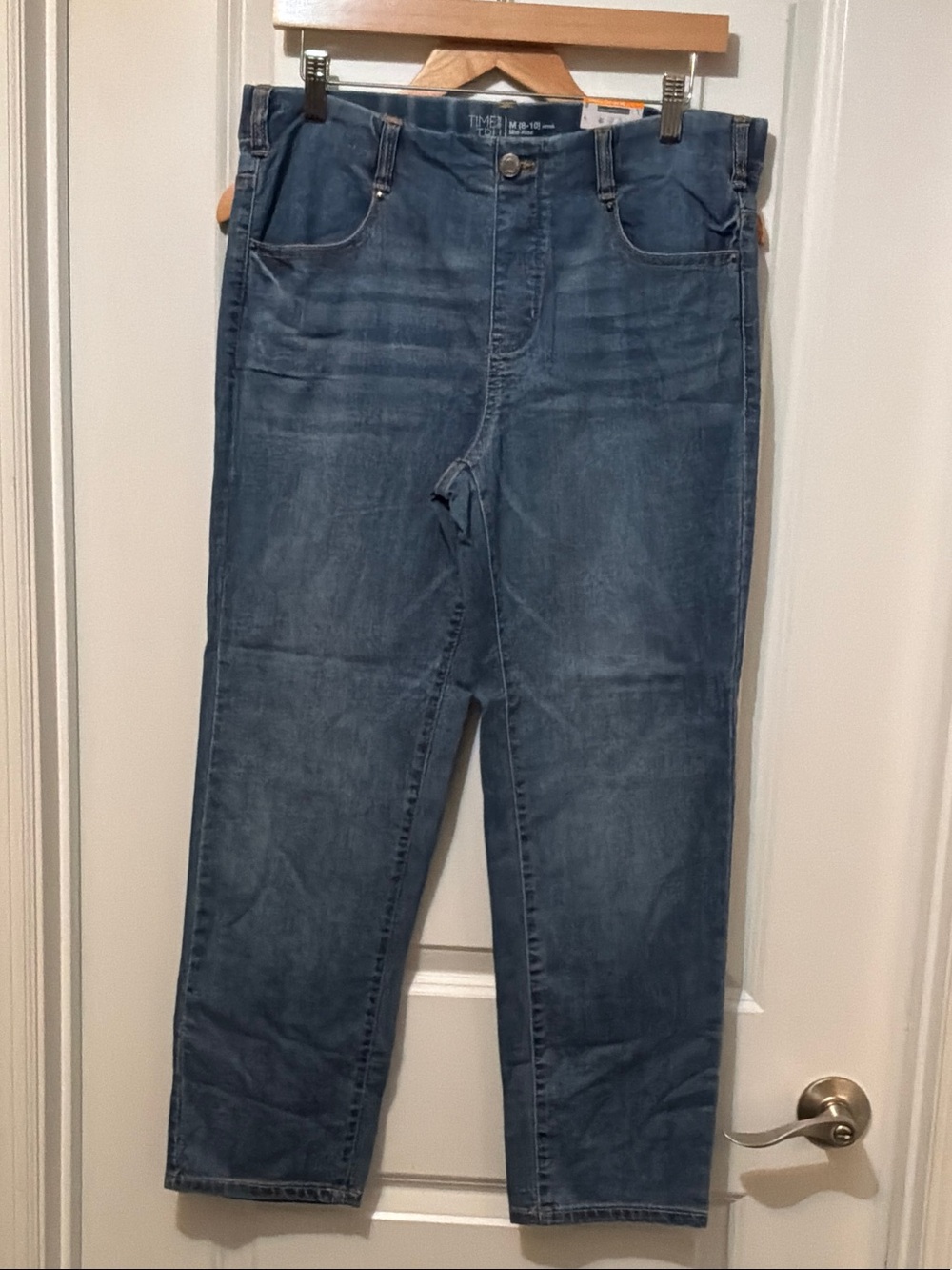 Time and Tru Straight-Leg Women's Jeans in Medium Blue Wash size M 8-10 petite